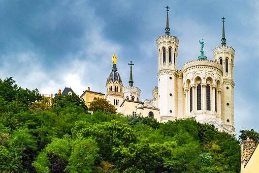 Soirée avec vue sur la Basilique de Notre Dame de Fourvière à Lyon